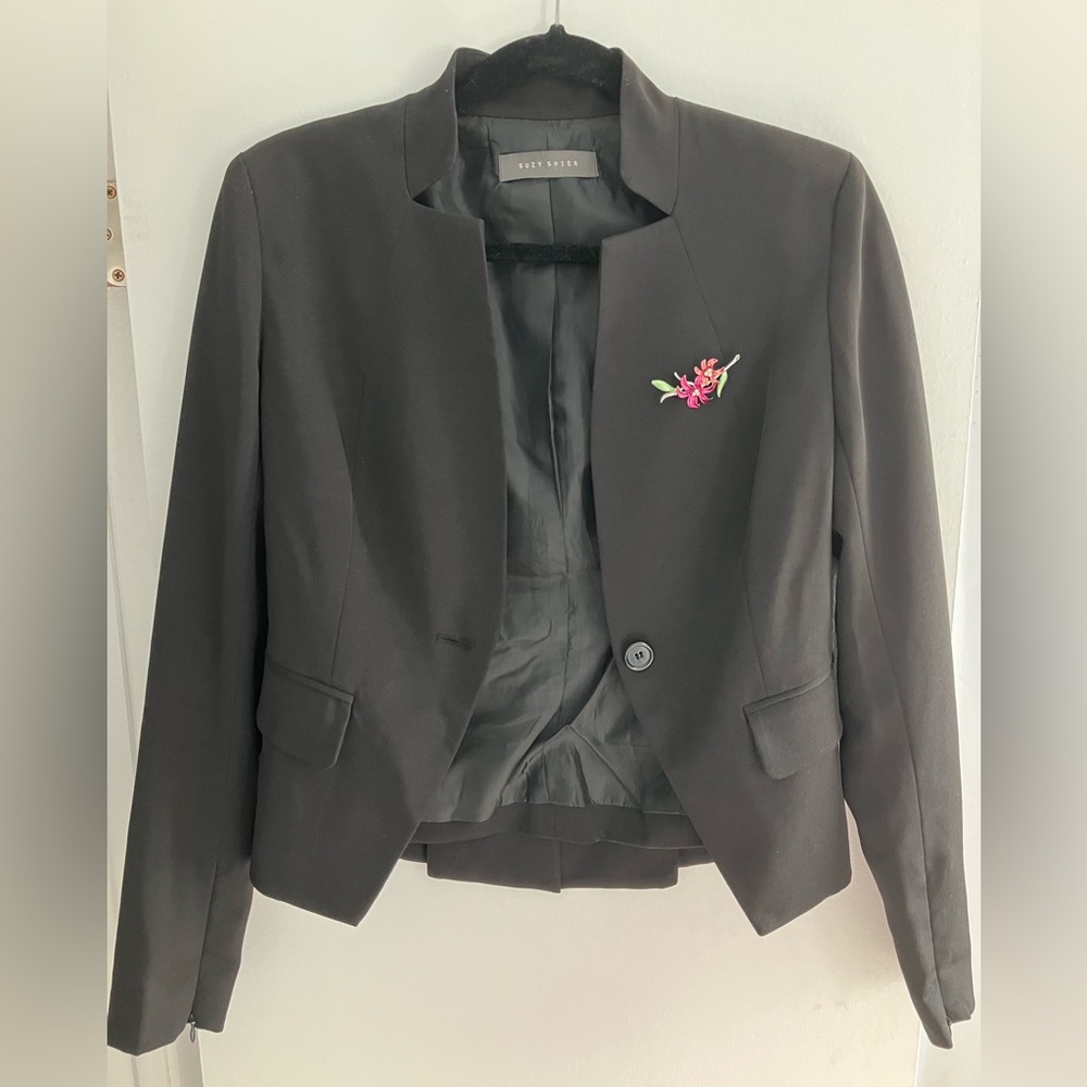 Elegant Black Suzy Shier Blazer